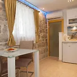 House Sandra 2