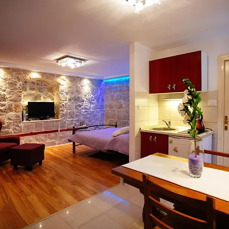 House Sandra 2 3*