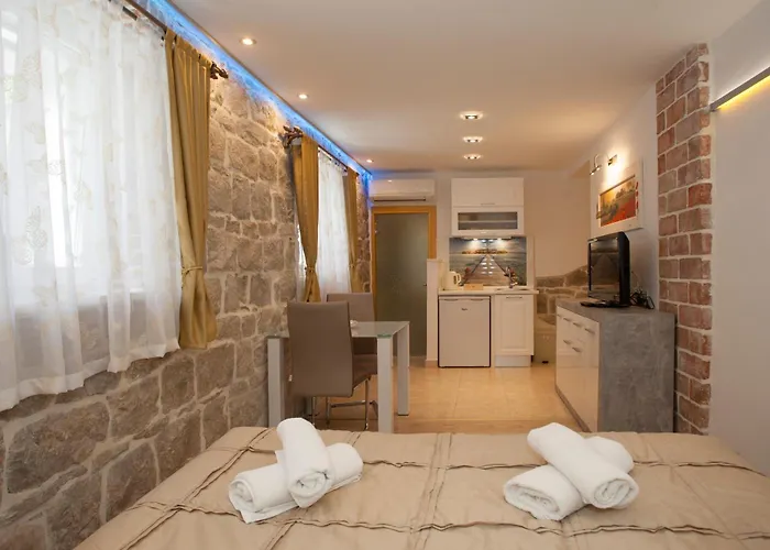 House Sandra 2 Guest house